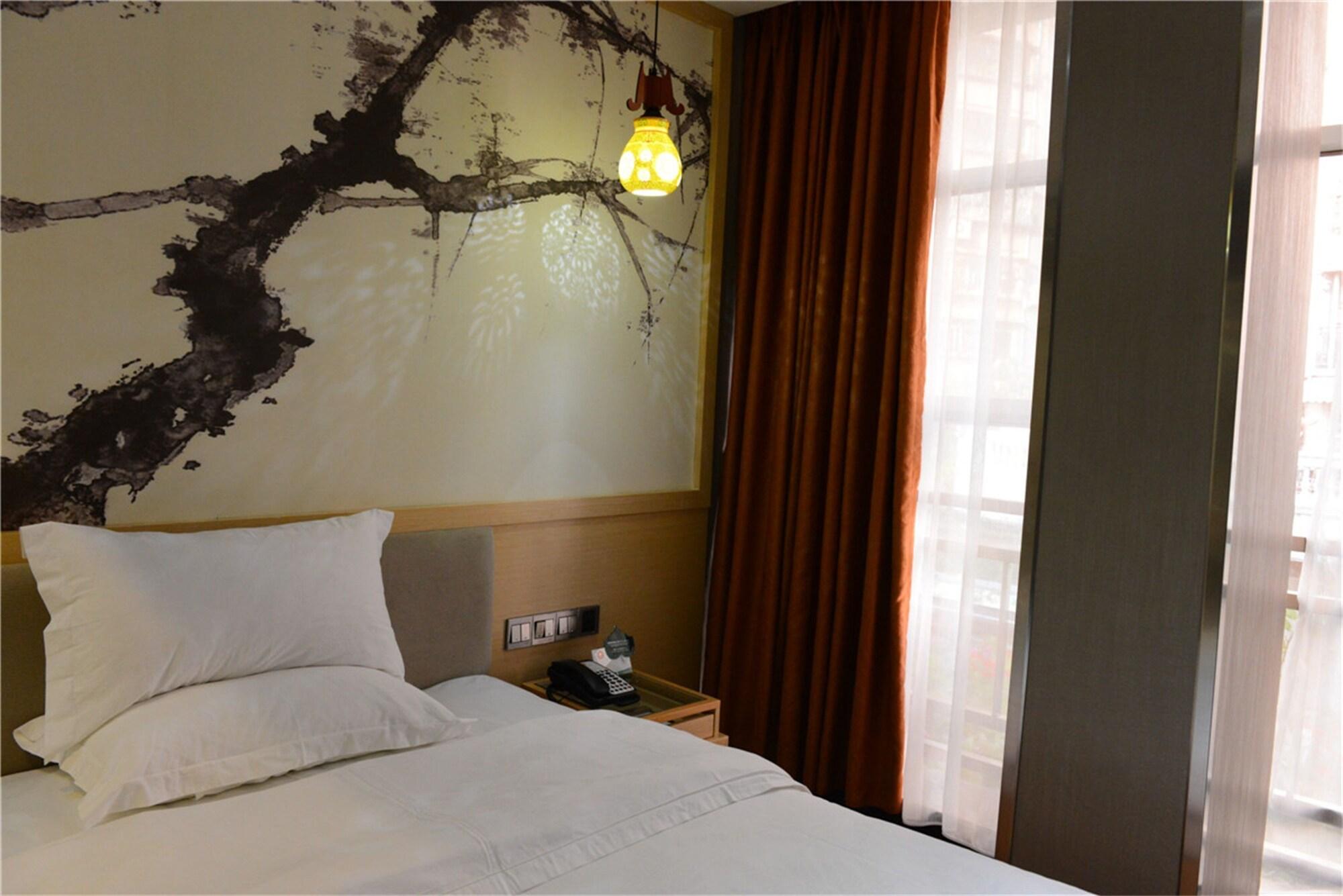Xinghe Yuezhi S Hotel To Guangzhou Yuexiu Park Railway Station Subway Station -Conference Centerbaima Clothing City Flagship Store--Reputation Preferred Экстерьер фото